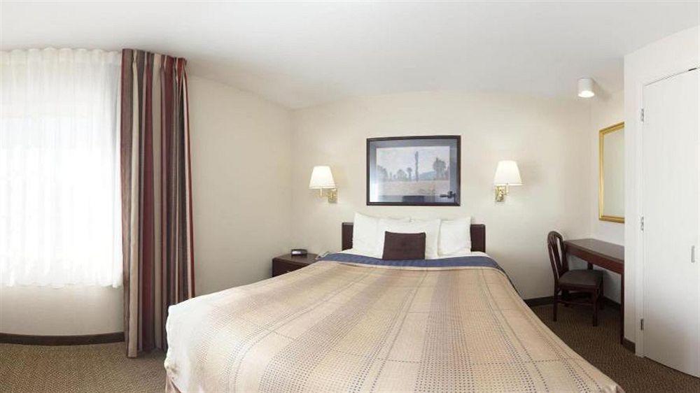โซเนสตา ซิมพลี สวีท เซนต์หลุยส์ เอิร์ท ซิตี้ Hotel Earth City ภายนอก รูปภาพ