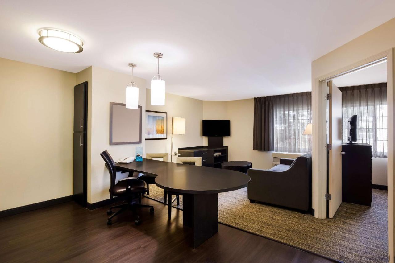 โซเนสตา ซิมพลี สวีท เซนต์หลุยส์ เอิร์ท ซิตี้ Hotel Earth City ภายนอก รูปภาพ